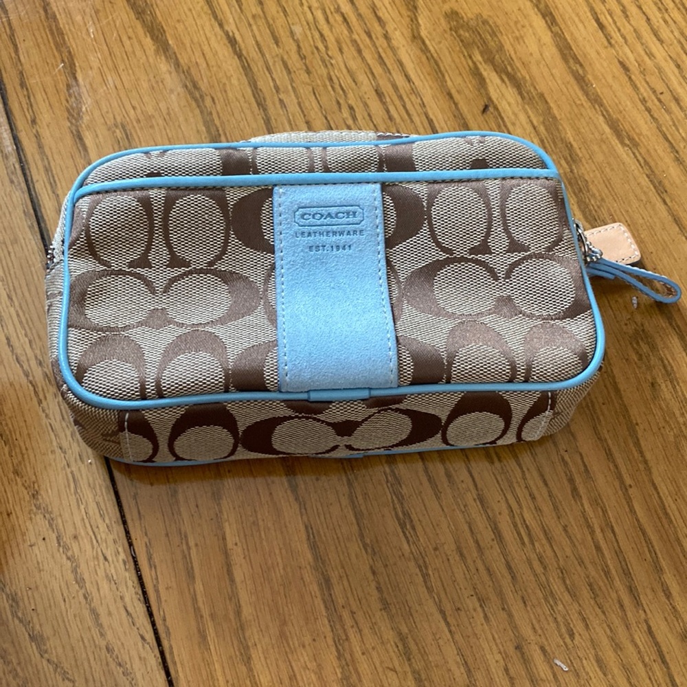 Coach wallet clutch
